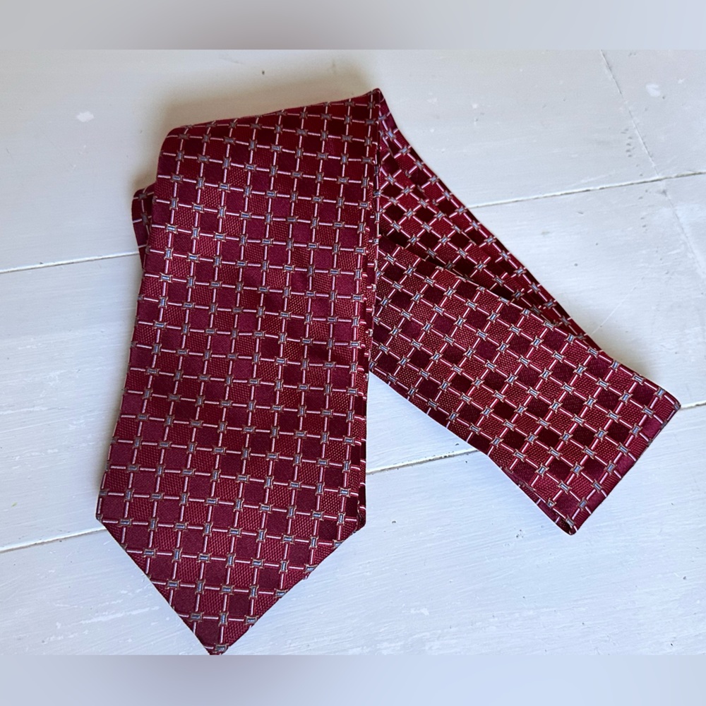 JOS. A. BANK Executive Collection Men's Silk Necktie Geometric Pattern Red/Blue